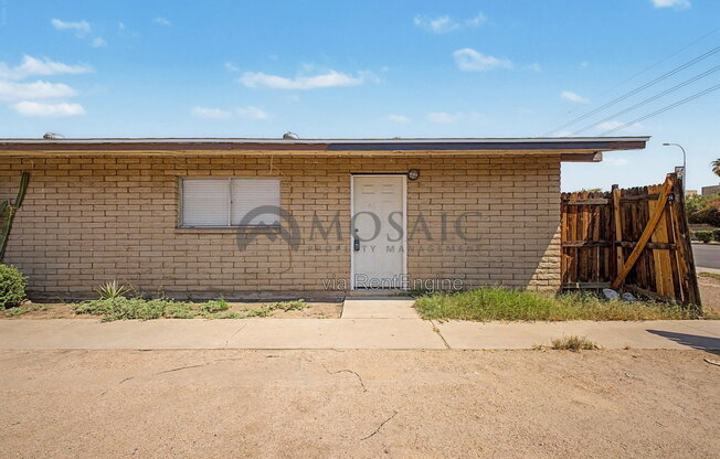 1204 S MCCLINTOCK DR