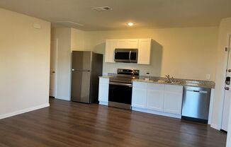 3 beds, 2 baths, 980 sqft, $1,295, Unit B