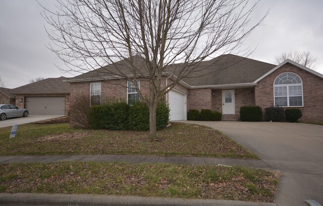 Gorgeous House in Copper Leaf subdivision in Nixa