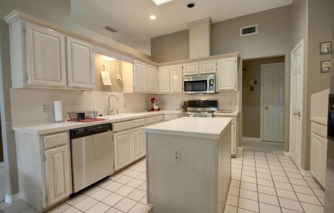 4510 Silver Hollow - 4Bed/2 Bath - $1,950/month