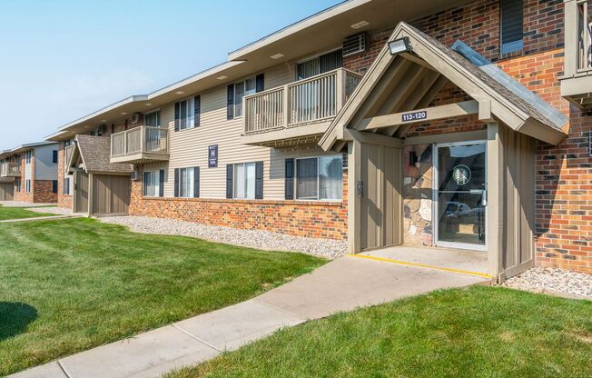 2 beds, 1 bath, 850 sqft, $1,099, Unit 2975 - C15
