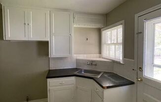 3 beds, 1 bath, $1,200, Unit 1