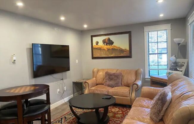 2 beds, 1 bath, $7,500, Unit 2 Bedroom