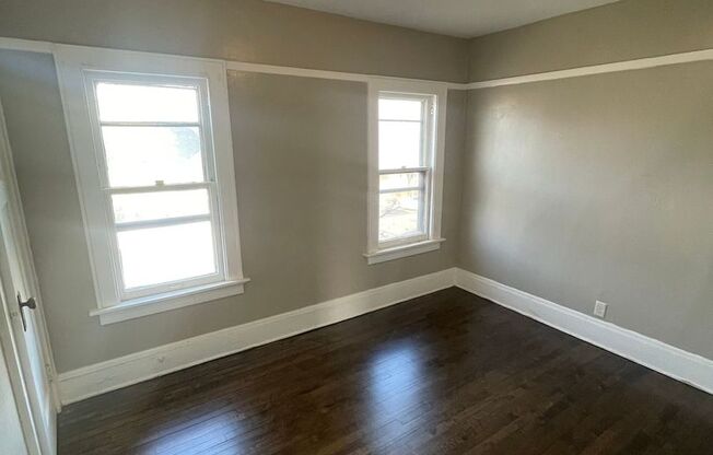 2419-2421 W Keefe Ave. (Duplex)(ACE PROPERTY)