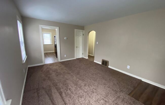 3025 Winter St - Two Bedroom Home w/New Carpet & 2 Car Detached Garage! Available Now!!