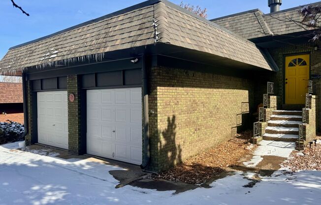 1072-1078 S Arbutus St