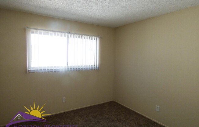 2 beds, 1 bath, 800 sqft, $1,350