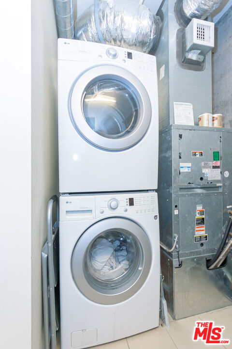 1 bed, 2 baths, 1,390 sqft, $4,000, Unit 1707