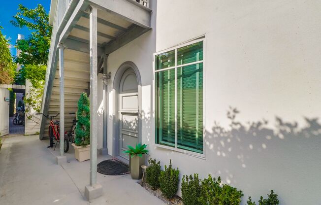 2 beds, 1 bath, $4,900, Unit UNIT B