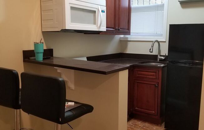 Studio, 1 bath, 300 sqft, $1,400, Unit 107