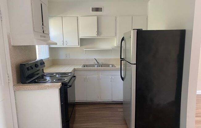 2 beds, 1.5 baths, 800 sqft, $1,290, Unit 4520-09
