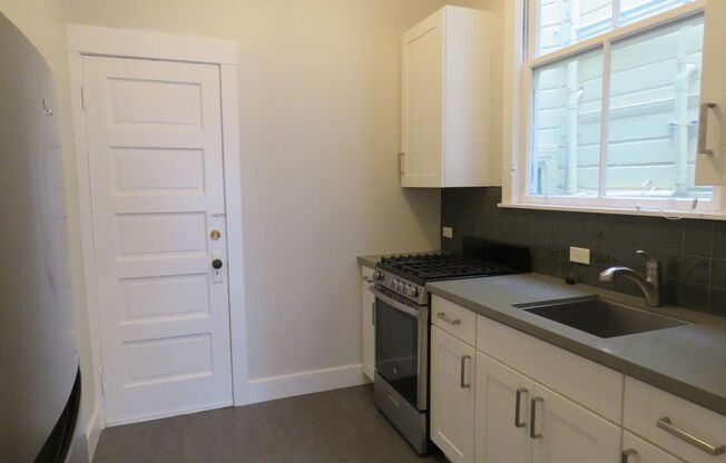 1 bed, 1 bath, $3,500, Unit 1