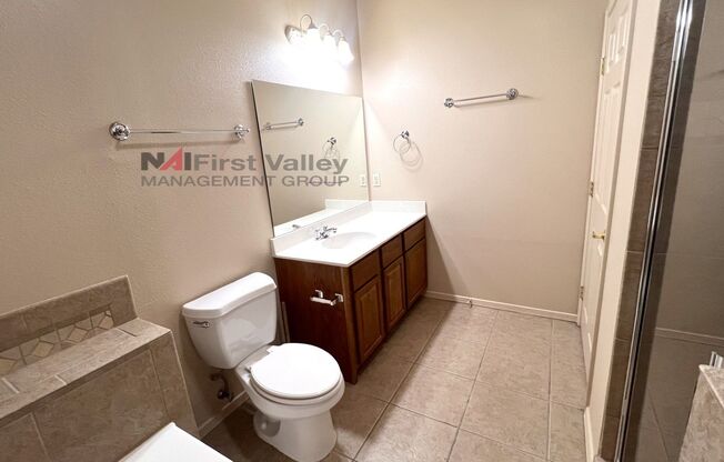 2 beds, 2 baths, $1,400, Unit Unit 2105