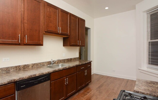 906 MONTROSE