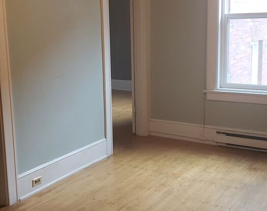 1 bed, 1 bath, 832 sqft, $990, Unit 305