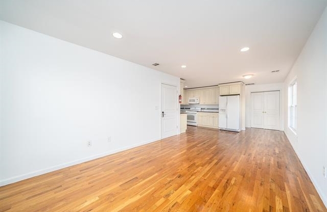 90 EVERGREEN ST