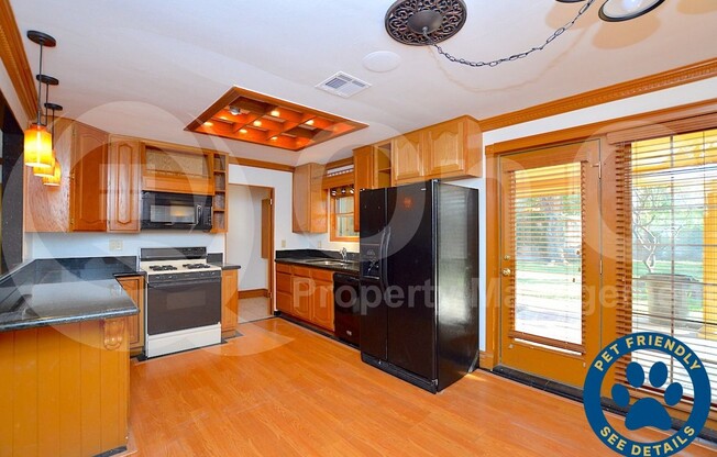 15 E 14 ST