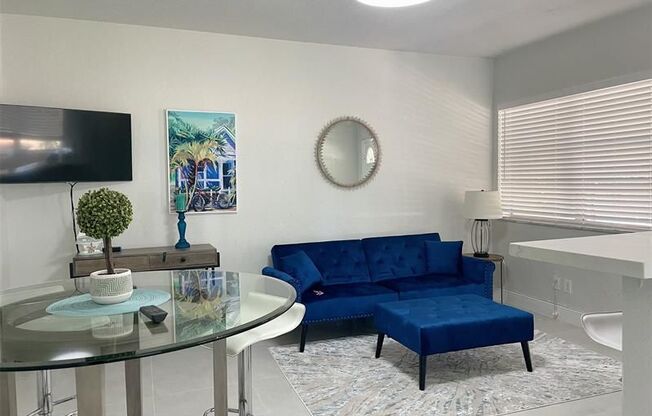 17 NE 9 AVE
