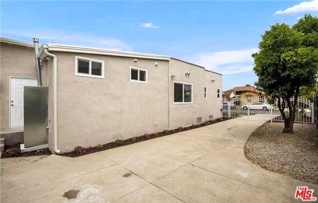 2119 S CURSON AVE