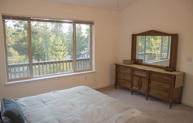 Furnished Seasonal Rental Through May 31, 2025! 17079 Merganser