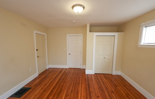 3 beds, 1 bath, 1,100 sqft, $2,850, Unit 2
