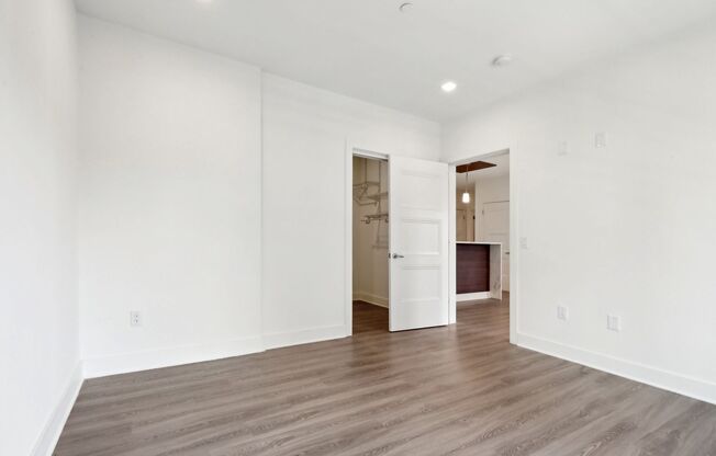 2 beds, 2 baths, 984 sqft, $2,850, Unit 203