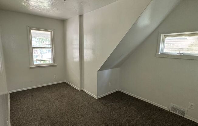 35 Sherwood Avenue