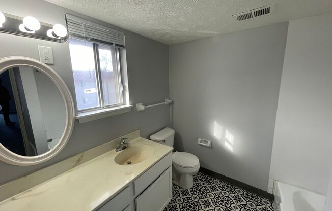 1 bed, 1 bath, 645 sqft, $747, Unit 2105-6P