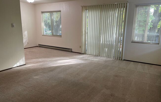 2 beds, 1 bath, 950 sqft, $2,095, Unit 19