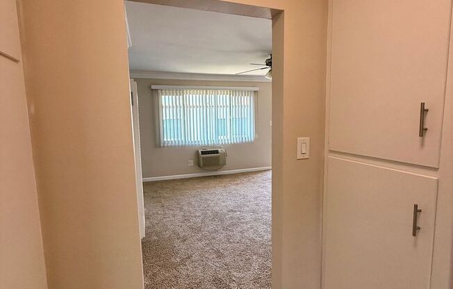 2 beds, 1 bath, $2,595, Unit 4839.5