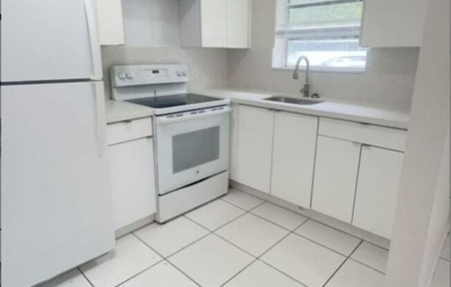 10 SW 30TH CT