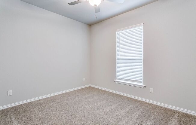 3 Bedroom Newer - Move In Special