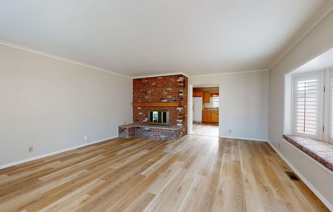 2 Bed, Plus Bonus Room, 2 Bath Coronado Cottage Available for Long Term Lease! Utilities Included!