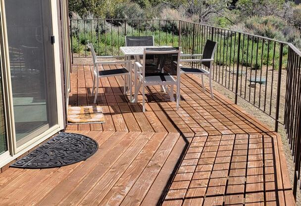 4 Bedroom Mountain Home Close to Town!