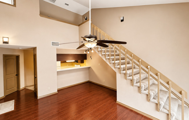 BEAUTIFUL 2 BR CONDO IN DESIRED GATED COMMUNITY - NORTH EAST SAN ANTONIO - CENTRALLY LOCATED