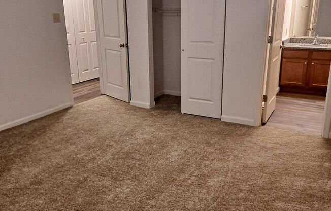 2 beds, 1.5 baths, 1,100 sqft, $1,165, Unit 190207