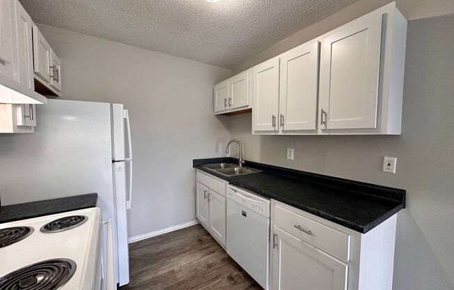 3 beds, 1 bath, 820 sqft, $1,395, Unit 289w