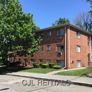 Studio, 1 bath, 400 sqft, $1,650, Unit 15