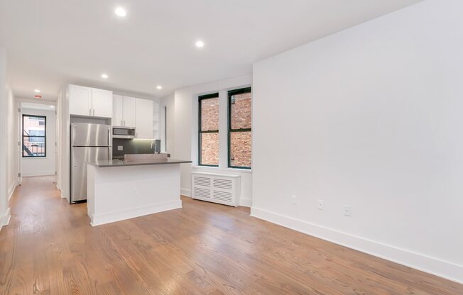 2 beds, 1 bath, $5,995, Unit 4D