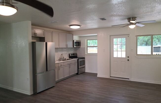 4406 Desert View