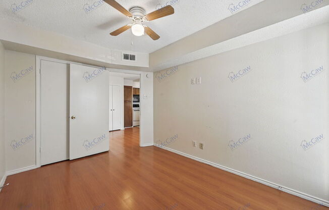 1 bed, 1 bath, 550 sqft, $1,000, Unit 323