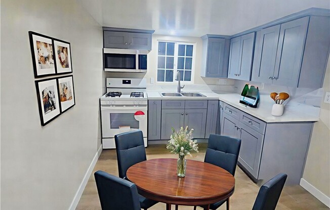 2603 1/2 LINCOLN PARK AVE