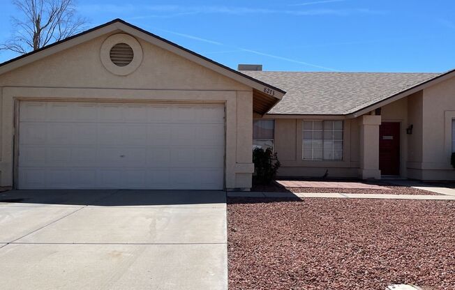 Spacious 3 Bedroom w/ Pool in Peoria