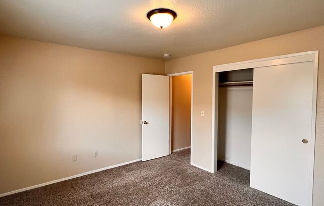 2 beds, 1.5 baths, $1,695, Unit B