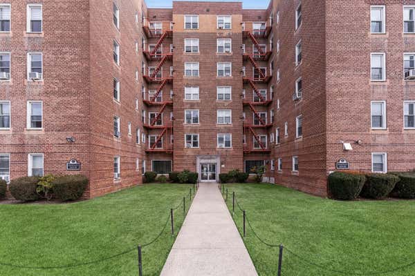 3011 PARSONS BLVD