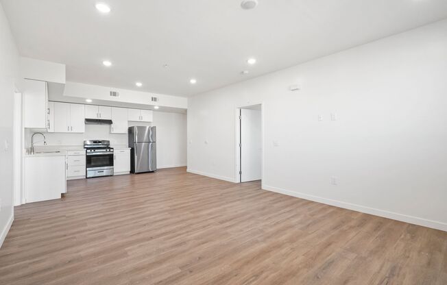 2 beds, 2 baths, 1,079 sqft, $2,850, Unit 207