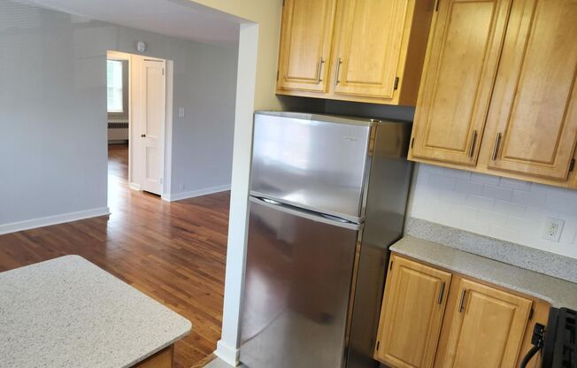 2 beds, 1 bath, 897 sqft, $2,335, Unit A-16