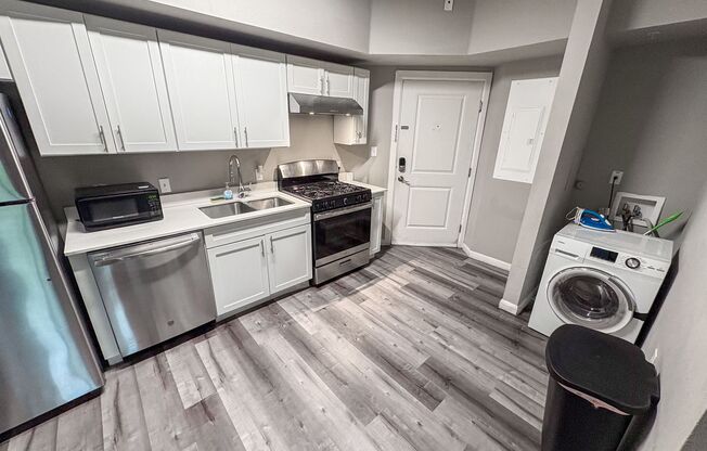 4 beds, 2 baths, $2,200, Unit 4/2