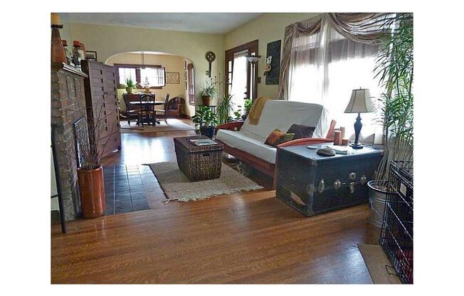 2 beds, 1 bath, $1,750