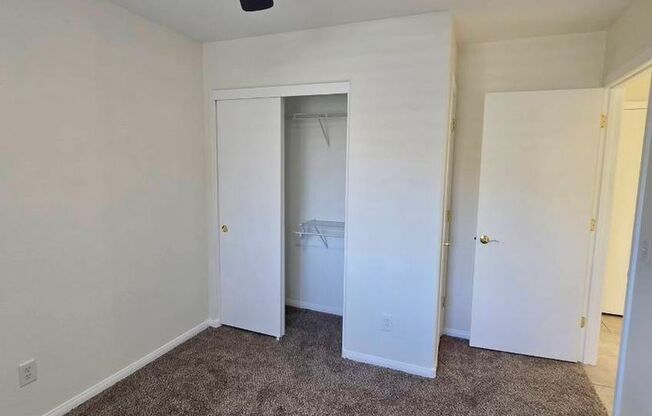 Stallion Mountain Single story Gated Community 3 bedroom for Rent